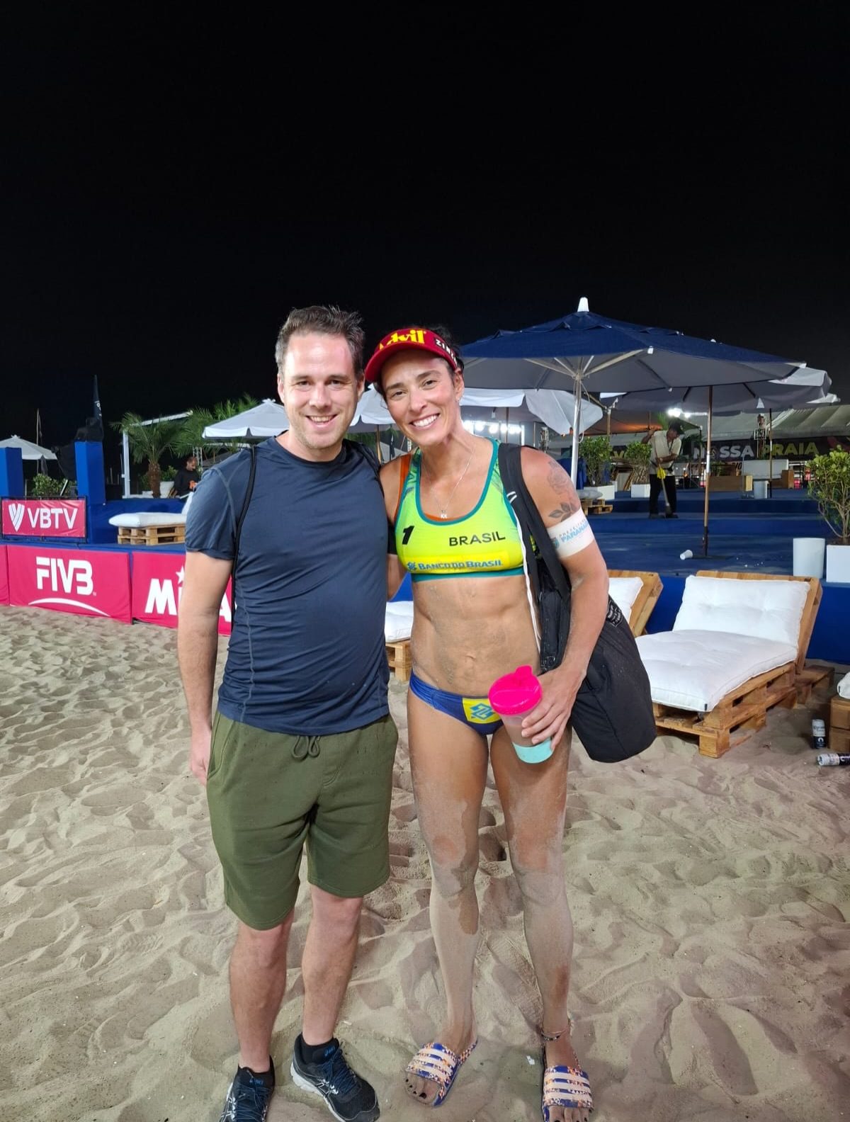 Patrick und Mirjam mit Beachvolleyball-Weltmeisterin Ágatha Rippel